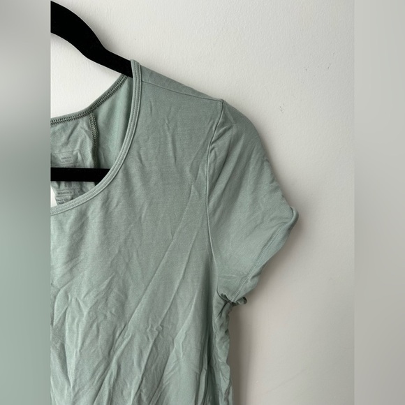 On running ACTIVE-T BREATHE sage green tshirt - Picture 3 of 9